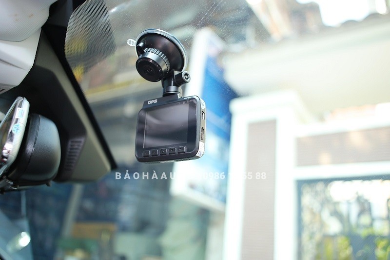 camera-vietmap-c61-lap-dat-camera-hanh-trinh-cho-o-to-2 Camera Vietmap C61 – lắp đặt camera hành trình cho ô tô