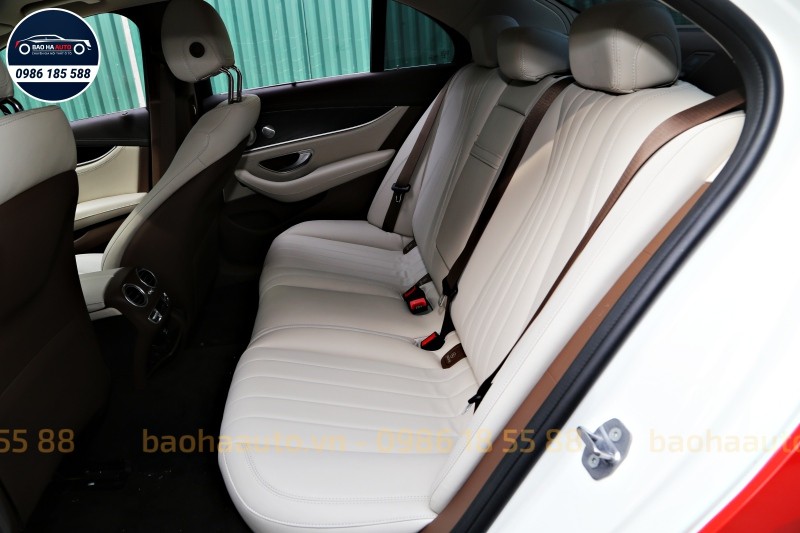 mau-boc-ghe-da-o-to-sang-trong-an-tuong-bao-hanh-len-den-7-nam-6 Mẫu bọc ghế da ô tô sang trọng, ấn tượng, bảo hành lên đến 7 năm
